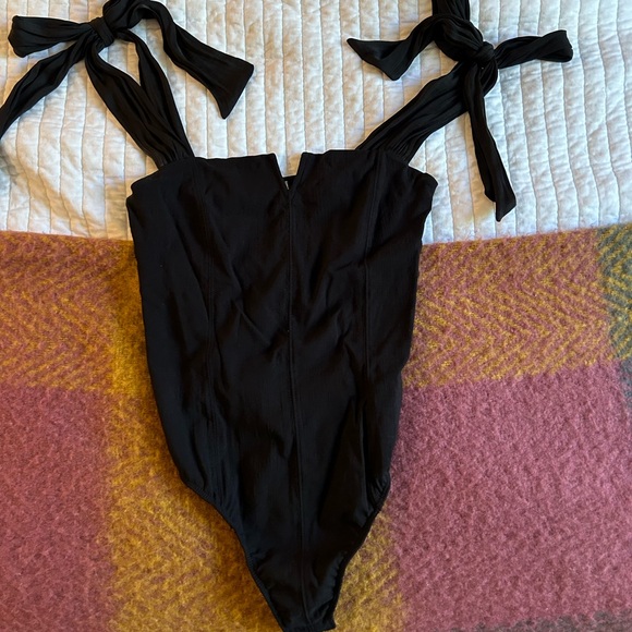 Free people black adjustable tie straps bodysuit size small - Picture 2 of 4